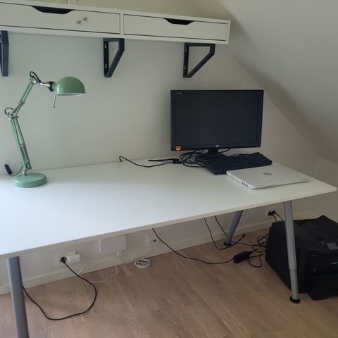 IKEA arbeids bord selges