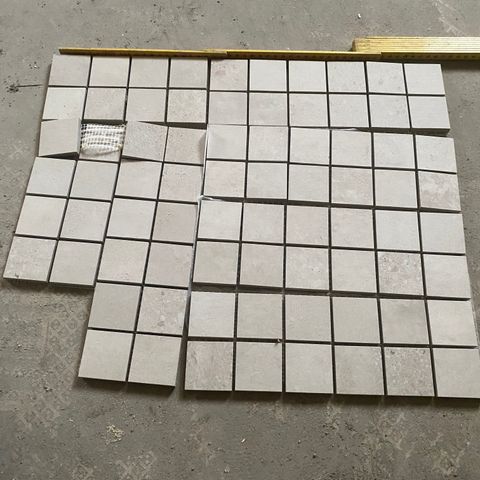 Fliser 5x5 mosaikk - Amstell beige, 50x50cm igjen