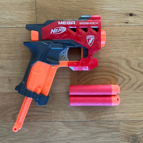 Nerf gun med store skudd