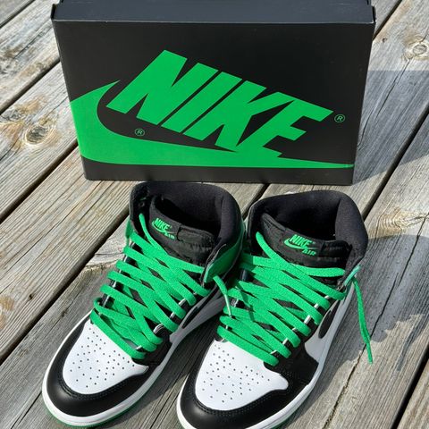 Air Jordan 1 Retro High OG 'Lucky Green', str. 38,5 (GS)