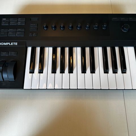 Native Instruments Komplete Kontrol A25