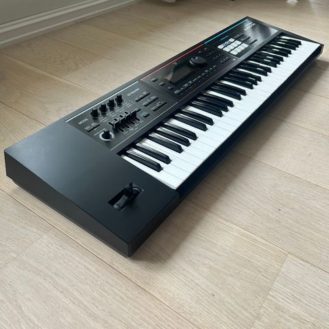 Roland Juno DS 61