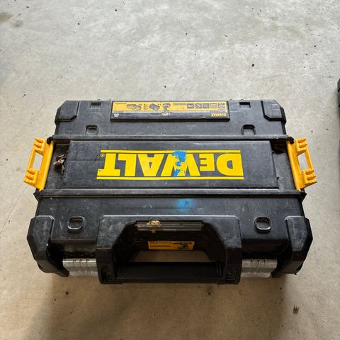 Dewalt T Stak koffert