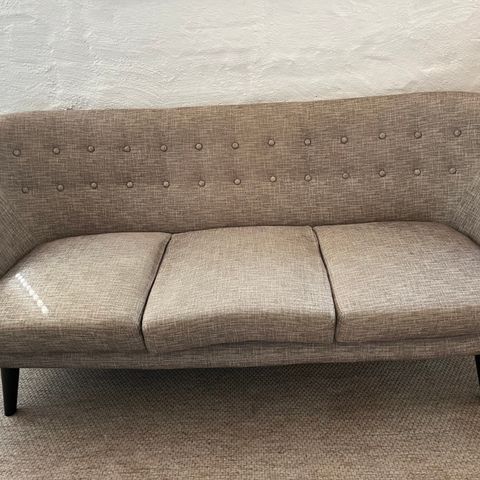 Reservert! Liten, nett 3-seter sofa