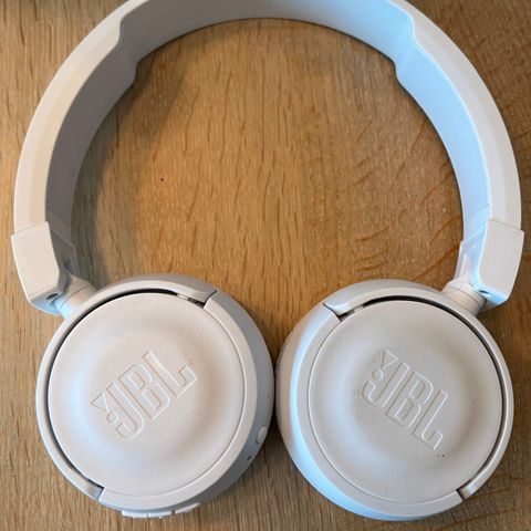 JBL T450BT trådløse hodetelefoner