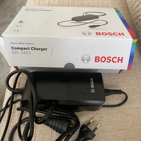 Bosh e-bike compact charger 100-240 V