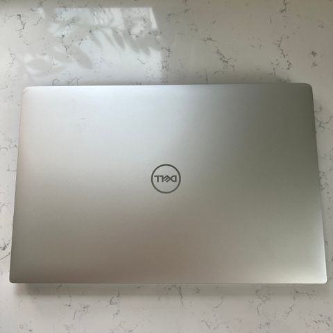 DELL XPS 15 7590 laptop 15.6