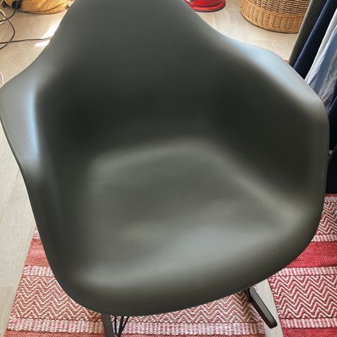 Special edition Vitra Eames Gyngestol