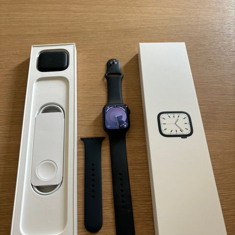 Apple Watch Series 7 45mm GPS+eSIM