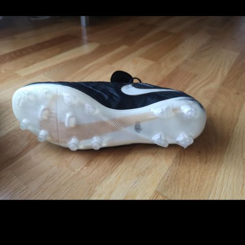 Nike tiempo