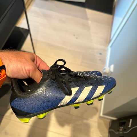 Fotballsko Adidas Predator str 34