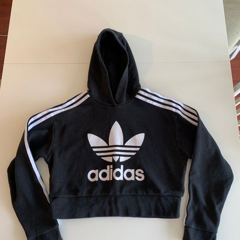 Adidas genser