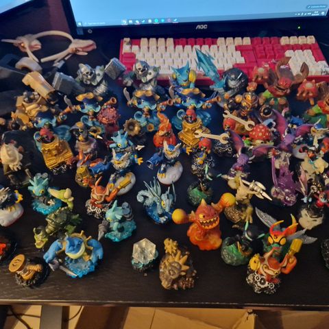 Skylander Samling Selges !Kun frem til 11. Aug! Flytter vekk!