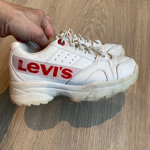 Levis sneakers sko str 31