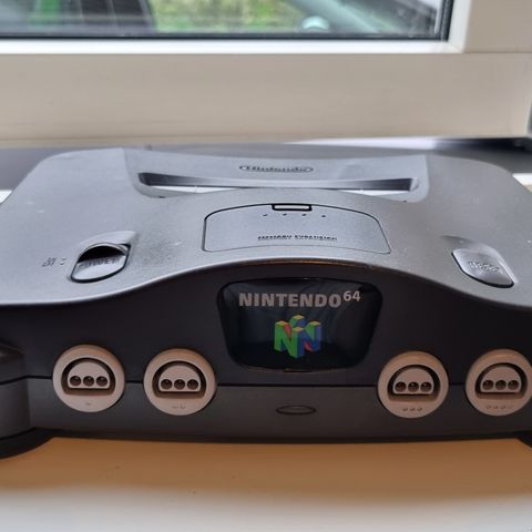 Nintendo 64 - Konsoll