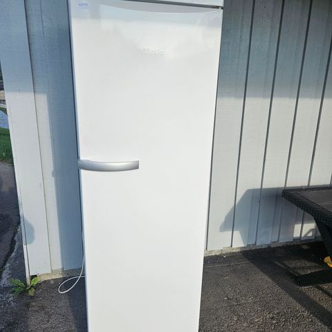 Kjøleskap fra Miele med levering