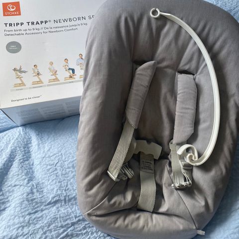 Stokke tripp trapp newborn set grå med lekebøyle