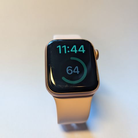 Apple Watch Series 5 (GPS) - Modell A2092