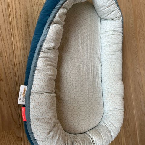 Cozy babynest fra Done by Deer