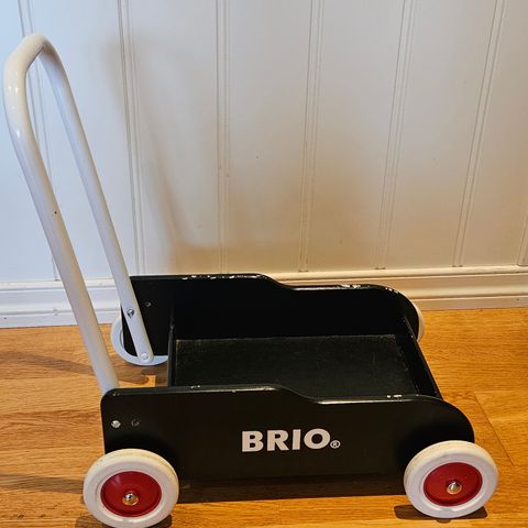 BRIO lær å gå vogn