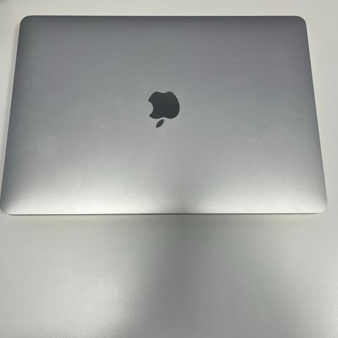 MacBook Pro M2 13 tommer