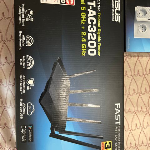 Asus RT-AC3200 Tri-band Gigabit Router