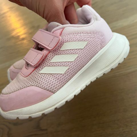 Adidas sko str 24