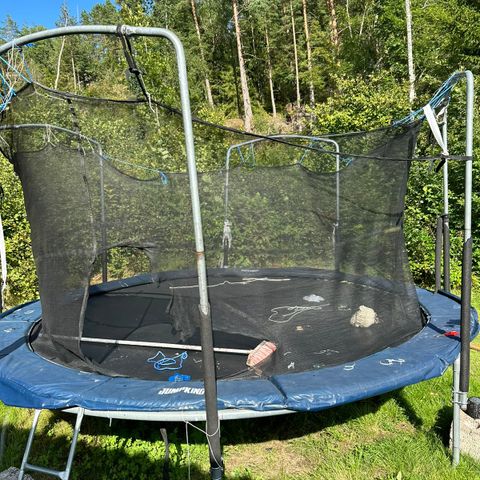 Jumpking trampoline gies bort