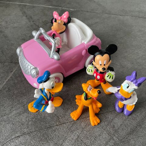 Disney figurer - Mikke Mus, Minni Mus, Donald Duck og Dolly