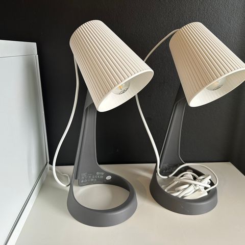 2 stk IKEA Svallet bordlampe