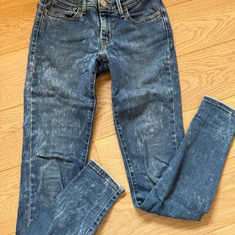 Levis 710 Super skinny str. 24