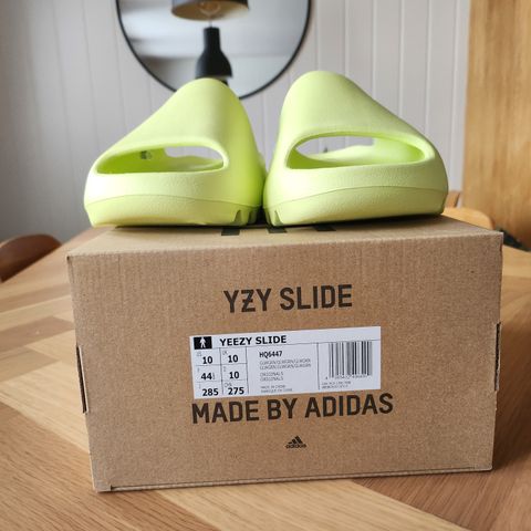 Yeezy Slide Glow Green