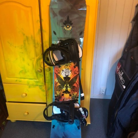 Snowboard 141 cm. Pent brukt