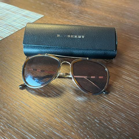 Burberry Aviator solbrilller