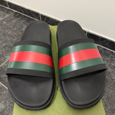 GUCCI  SLIDE SANDAL (str 45)