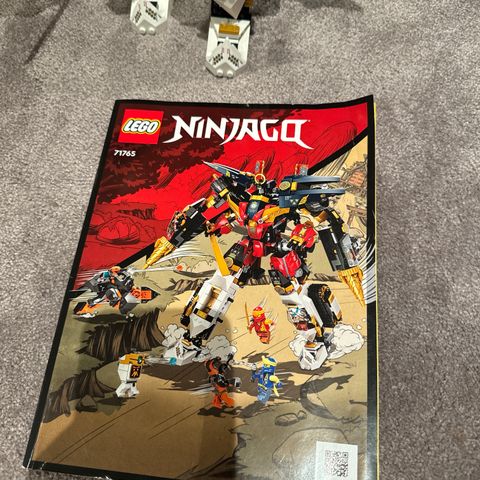 Ninjaenes ultrastore kombirobot 71765 | NINJAGO®