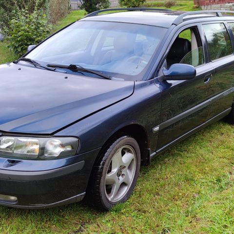 Volvo V70n 2,5TDI deler selges