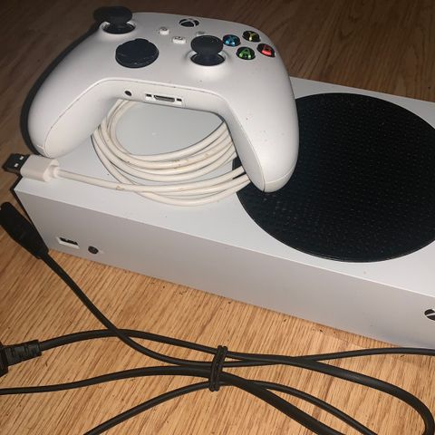 NESTEN NY Xbox Series S (500GB), nesen ubrukt. Inkl alt. Nypris i dag er ca 3700