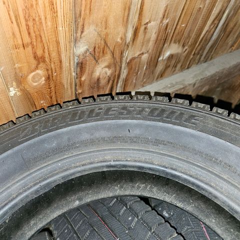 Bridgestone Blizzak 175/70 R14 84Q piggfrie vinterdekk