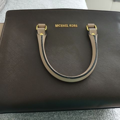 MICHAEL KORS  VESKE  NY