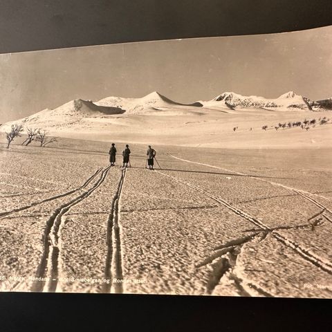 Rondane mot Smihusbelgen og Rondøslottet postgått på 1940 tallet (2562 AQ)