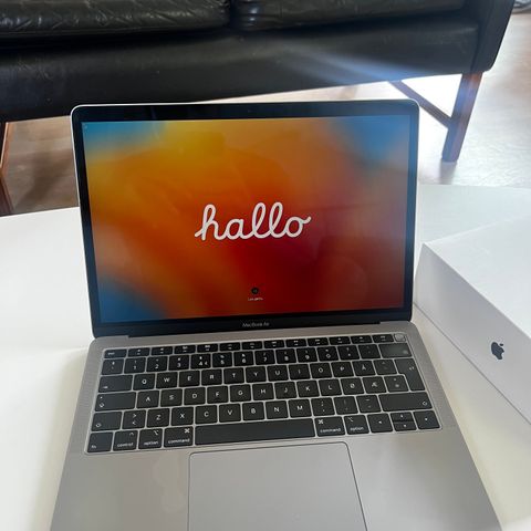 MacBook Air - Space Gray - Retina, 13", 2019