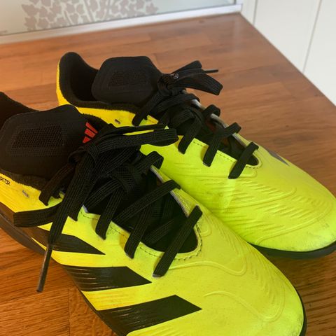 Adidas Predator fotballsko str. 37 1/3