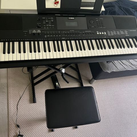 YAMAHA EW400 Piano/keybord