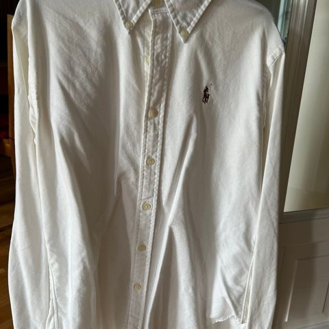 Ralph Lauren hvit skjorte i str. 8 år.