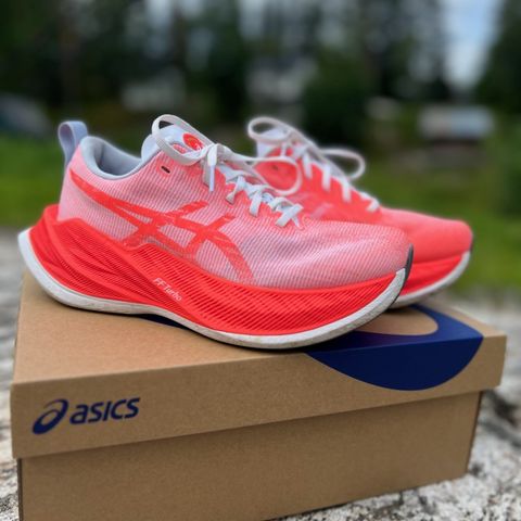 Asics Superblast