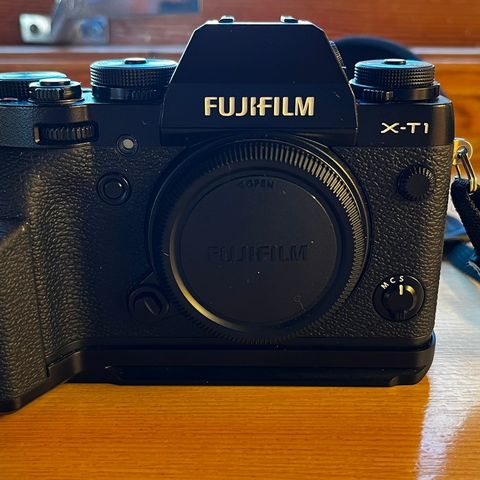 Fujifilm X-T1 i meget god stand, under 2.000 exp.