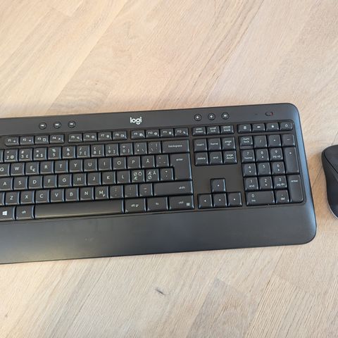 Logitech mus og tastatur