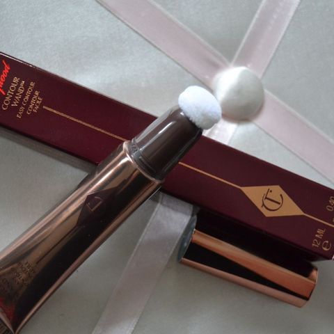 Ny Charlotte Tilbury Contour Wand - Light/Medium