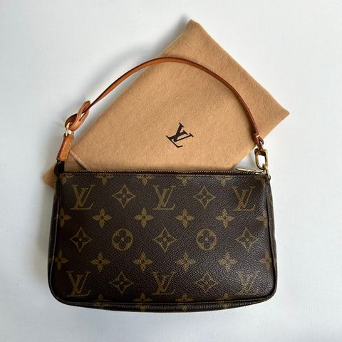 LOUIS VUITTON Monogram Pochette Accessoires *Vintage*